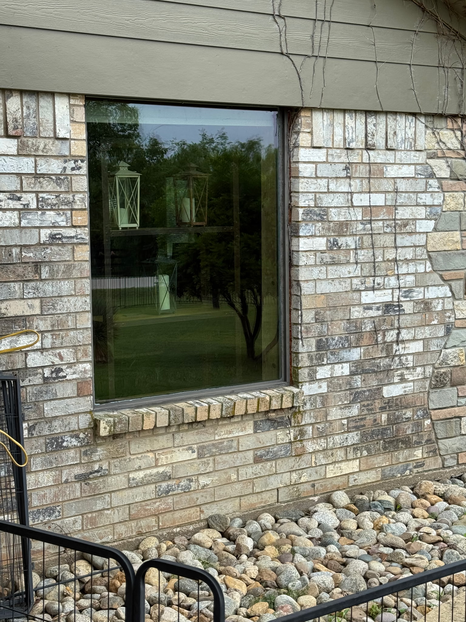 Double pane foggy window repair showcase in Burleson Texas by Picture Perfect Window Solutions